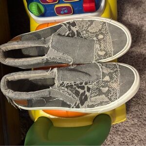 Blowfish Gray and White women’s  Slip-On Sneakers